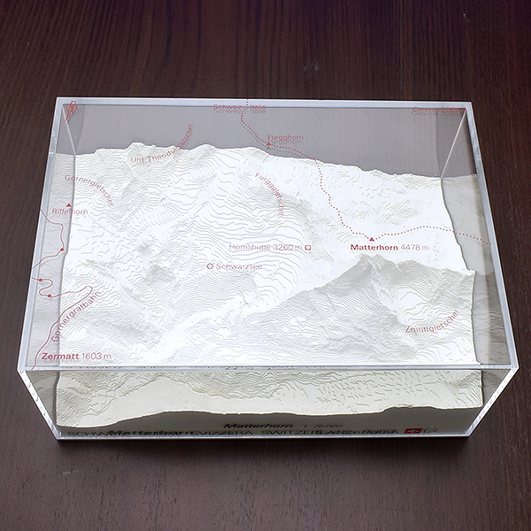 Das Matterhorn - reliëfmaquette op schaal 1:75.000 MATTERHORN  Reliorama   Wandkaarten Oberwallis