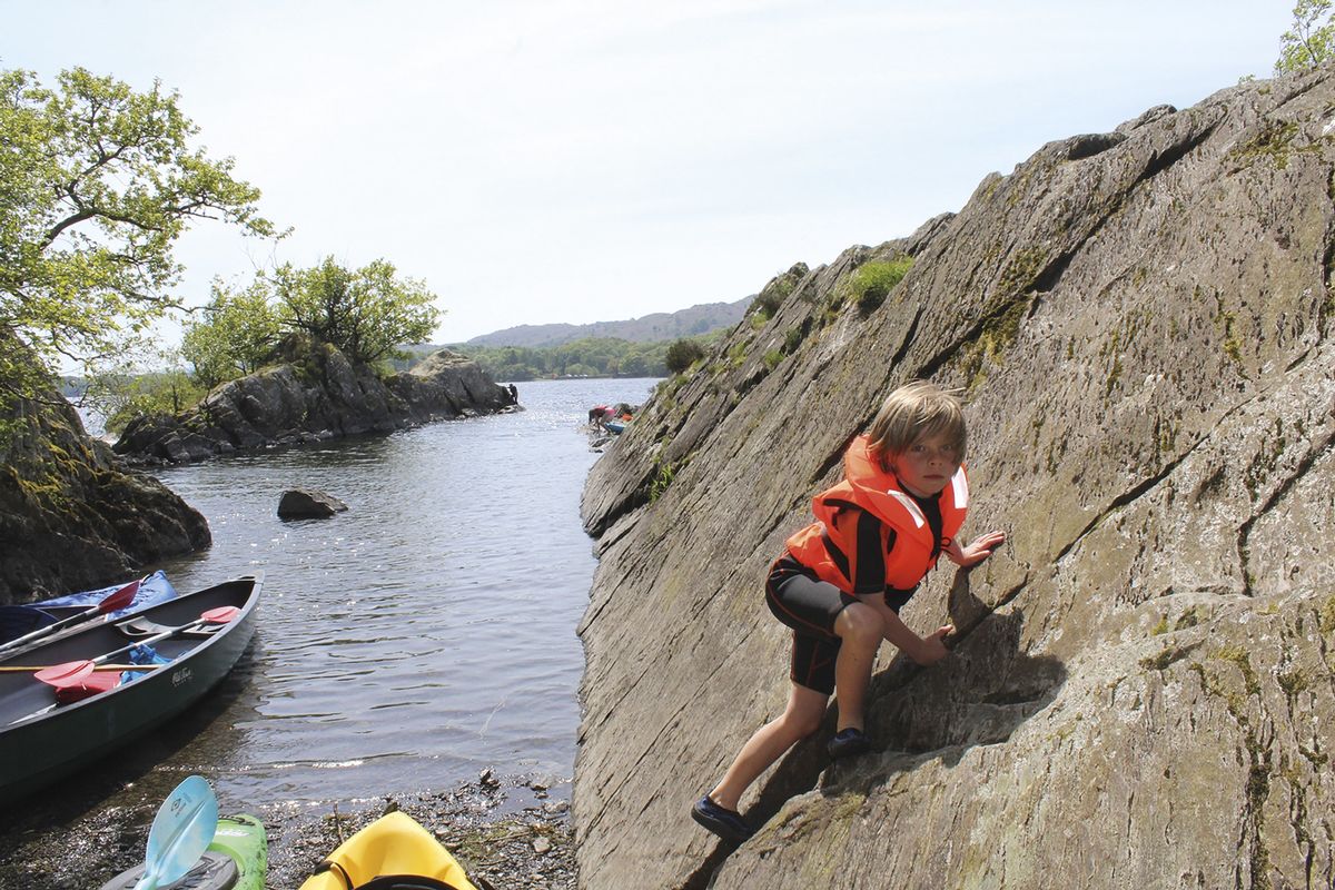 Lake District: Outdoor Adventures with Children 9781852849566 Rachel Crolla, Carl McKeating Cicerone Press Reizen met kinderen, Wandelgidsen Noordwest-Engeland Lake District: Outdoor Adventures with Children 9781852849566 Rachel Crolla, Carl McKeating Cicerone Press Reizen met kinderen, Wandelgidsen Noordwest-Engeland
