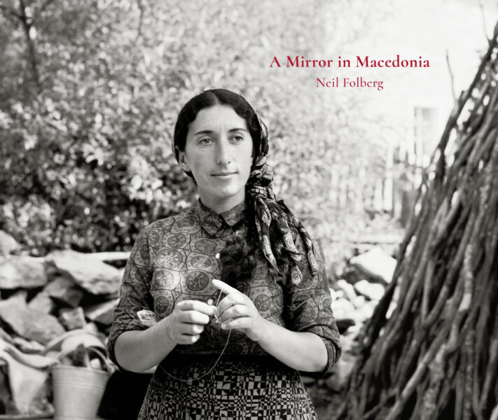 A mirror in Macedonia | fotoboek Neil Folberg 9789462264021 Neil Folberg Lecturis Fotoboeken Noord-Macedonië A mirror in Macedonia | fotoboek Neil Folberg 9789462264021 Neil Folberg Lecturis Fotoboeken Noord-Macedonië