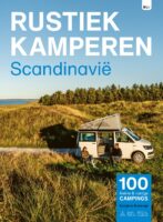 Rustiek Kamperen in Scandinavie 9789083425153  Bert Loorbach Rustiek Kamperen in  Campinggidsen Scandinavië (& Noordpool)